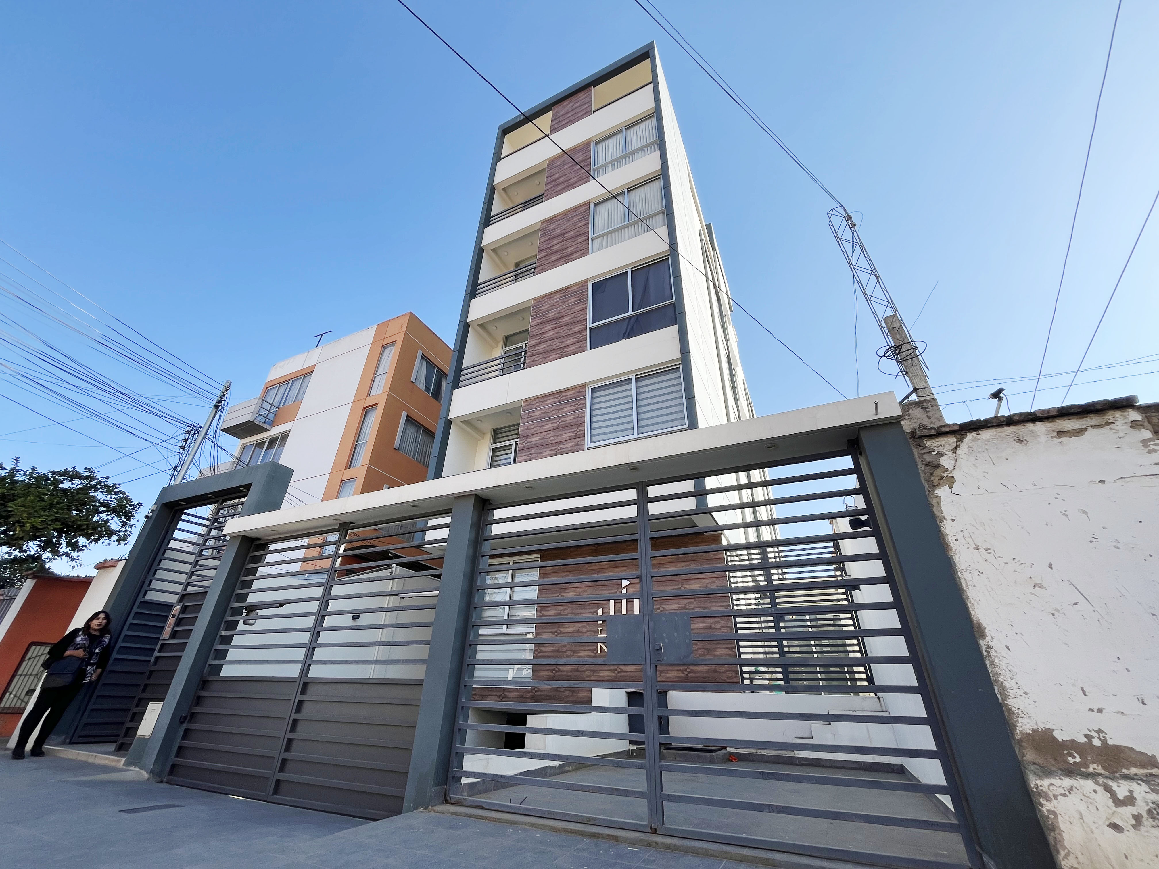 Departamento en Venta de 2 Hab, en la zona del hipódromo